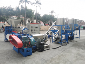 Luggage sealing strip granulation production line